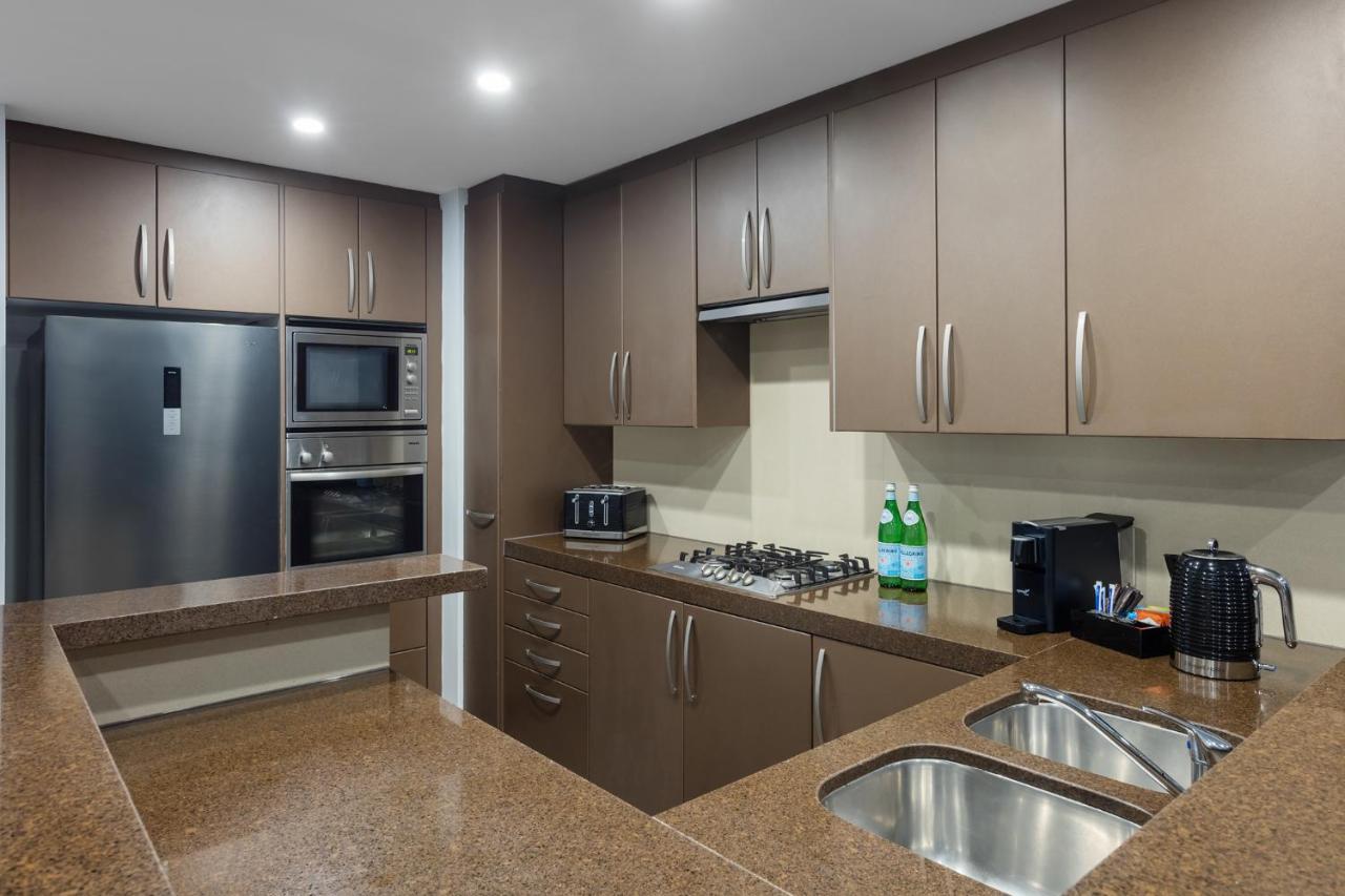 Meriton Suites World Tower, Sydney Esterno foto A modern kitchen