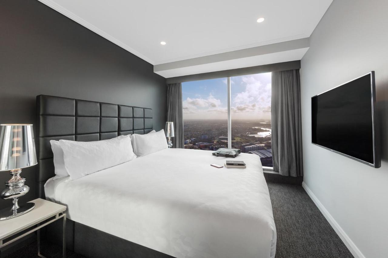 Meriton Suites World Tower, Sydney Esterno foto A bedroom at the hotel