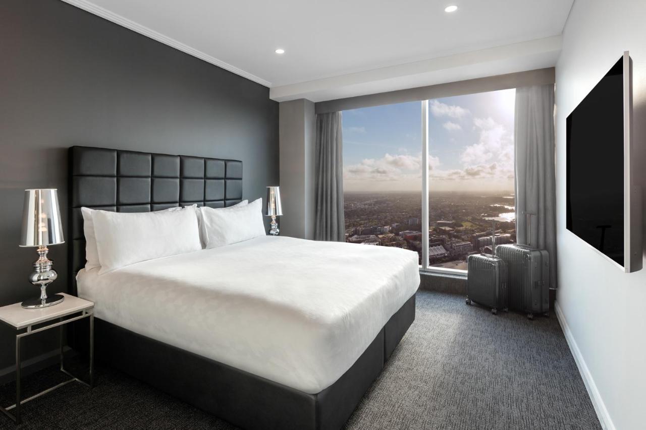 Meriton Suites World Tower, Sydney Esterno foto A bedroom at the hotel