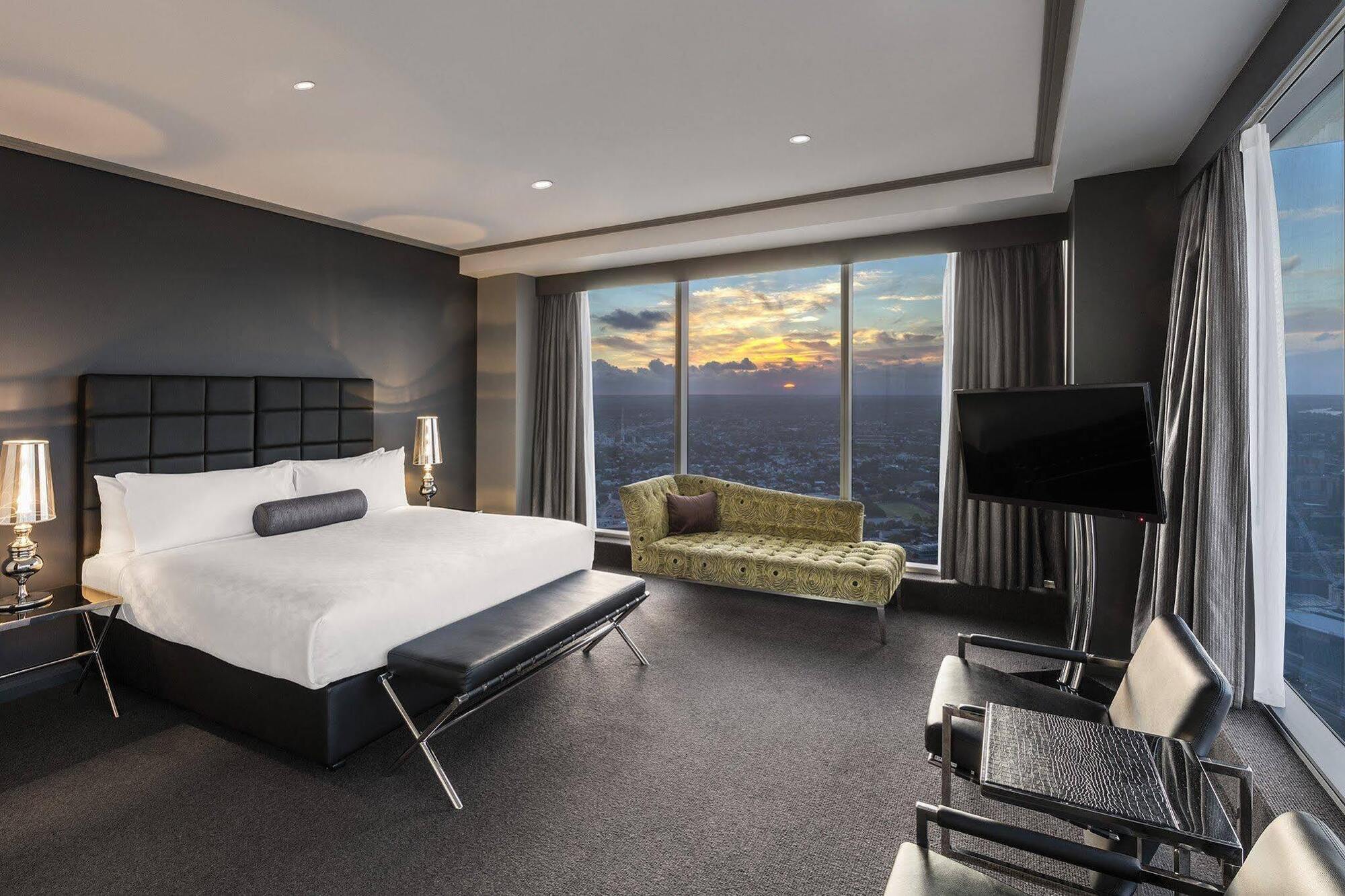 Meriton Suites World Tower, Sydney Esterno foto A bedroom at the hotel
